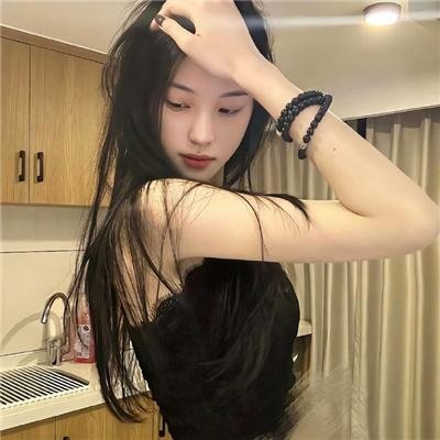 穿黄靴子的女孩
